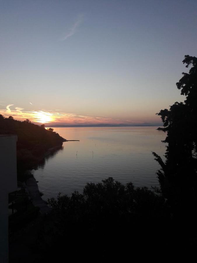 Apartment Riko - Accomodation "With" The Adriatic Sea Kampor Ngoại thất bức ảnh