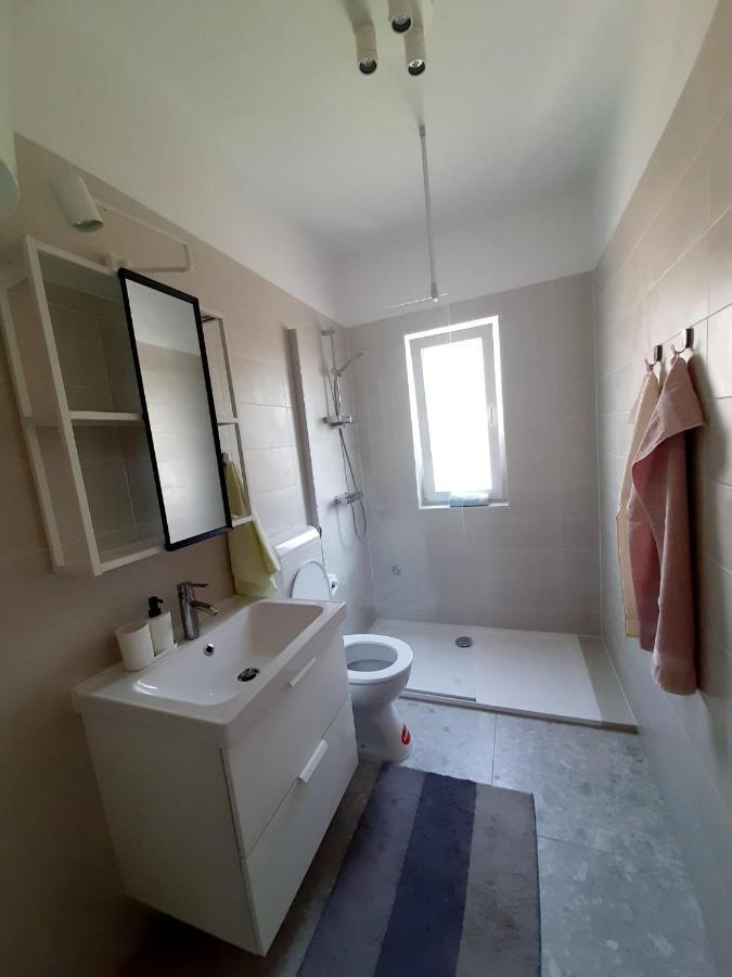 Apartment Riko - Accomodation "With" The Adriatic Sea Kampor Ngoại thất bức ảnh